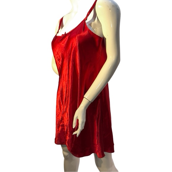 Morgan Taylor Intimates Elegant Red Satin Chemise size L - Picture 2 of 4
